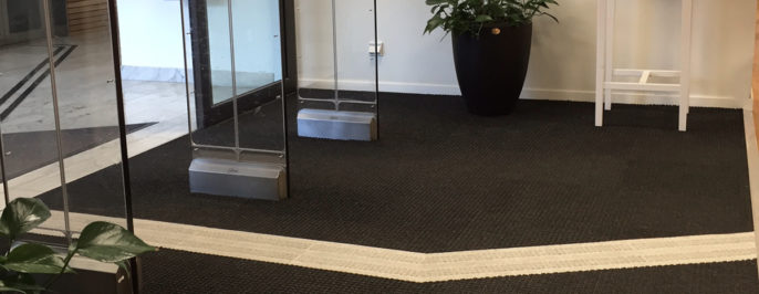 Entrance by Matting - ledstråk i Combi Tile